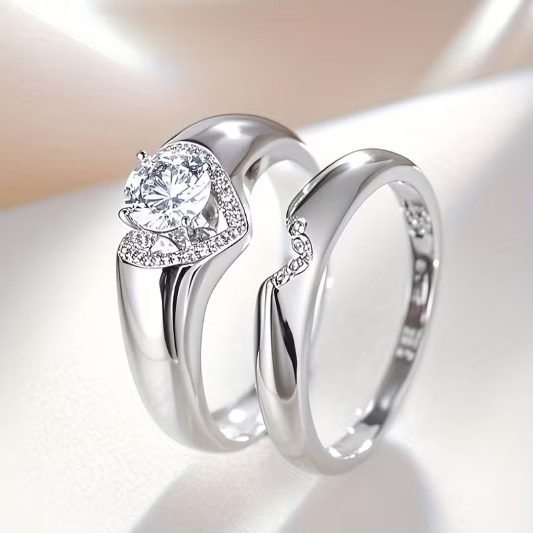 Heart Halo Duo Ring-Juwelensatz von Rose & Oliver mit zwei Herzringen mit Halo-Details.