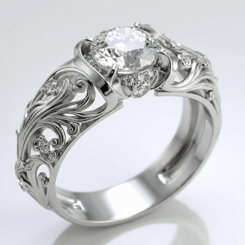 Anillo vintage de plata Rose & Oliver, con diseño elegante y detalles clásicos, destacándose por su acabado pulido y estilo sofisticado.